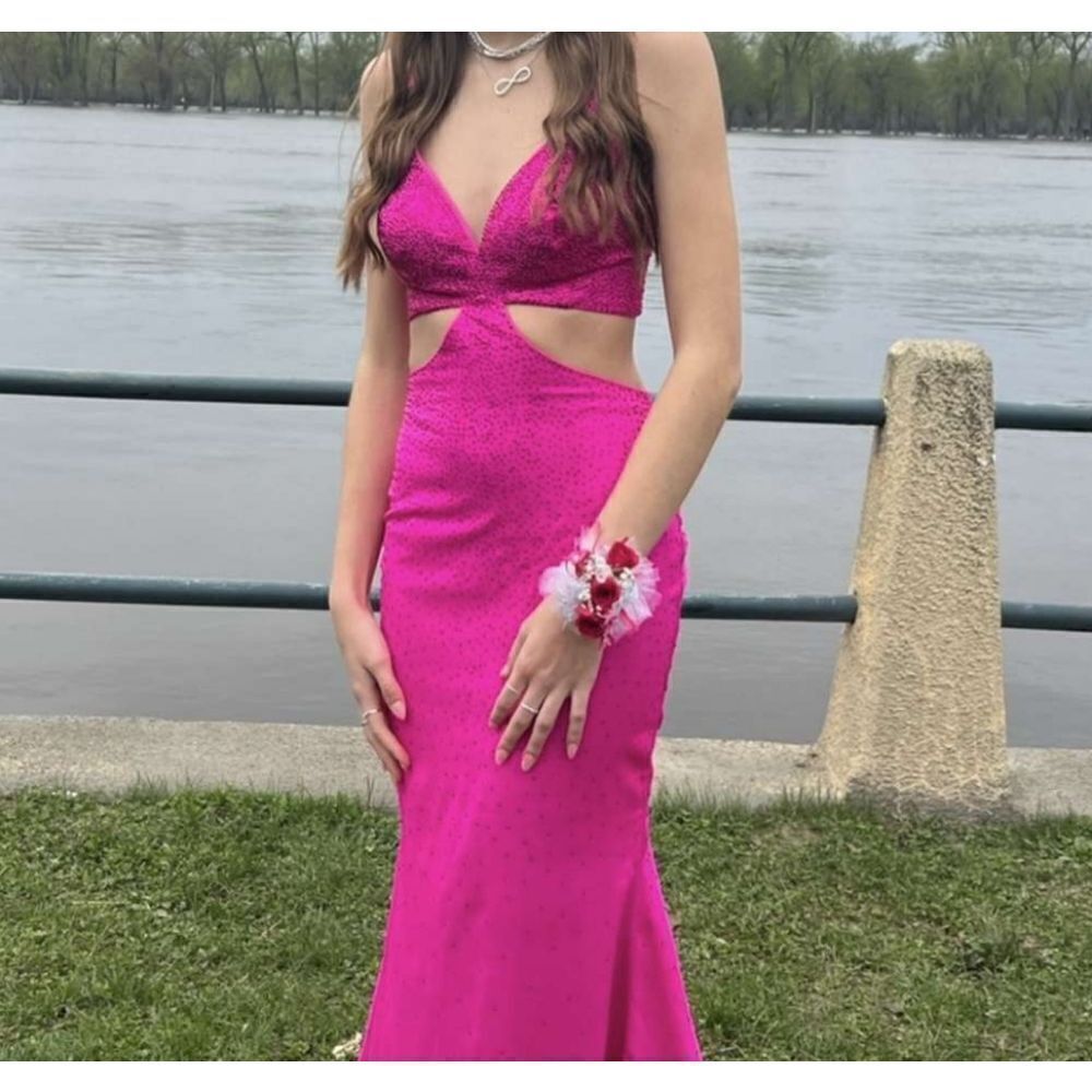 💕MORI LEE💕prom dress, size 2 GOWN IN FUCHSIA💕